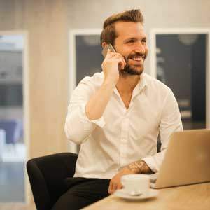 Les équipes de vente sont formées pour utiliser les outils CRM et optimiser le suivi des leads