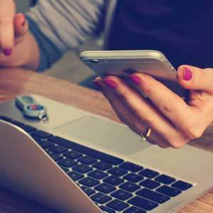 Callbot prenant un rendez-vous par téléphone dans un agenda professionnel