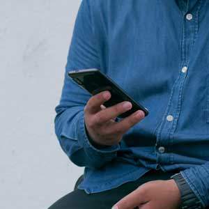 Réduction du temps d’attente grâce à l’IA téléphonique