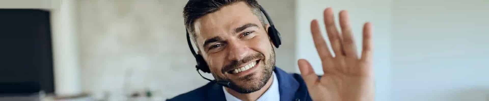Opérateur BPO répondant à un appel client