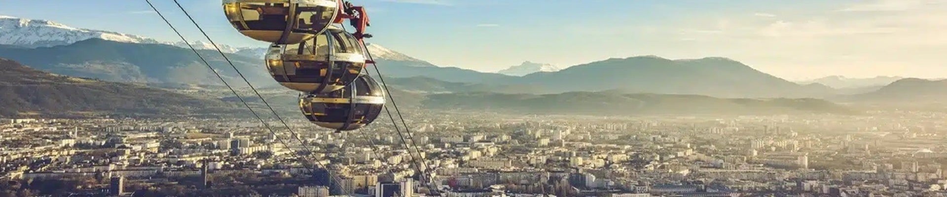 Grenoble téléphérique Bastille quai Stéphane Jay