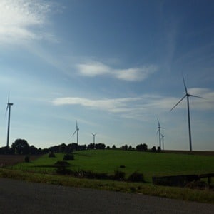Parc éolien dans les Hauts-de-France illustrant le dynamisme économique régional