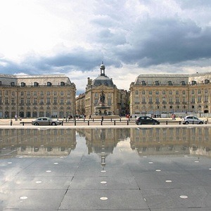 Vue sur la place de la Bourse à Bordeaux