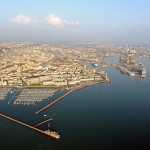Activités portuaires et conteneurs au Havre