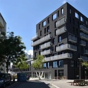 A l'ouest de l’île de Nantes, le quartier de la création réhabilite le site des anciennes Halles Alstom