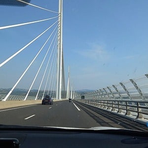 Le viaduc de millau situé dans l'Aveyron